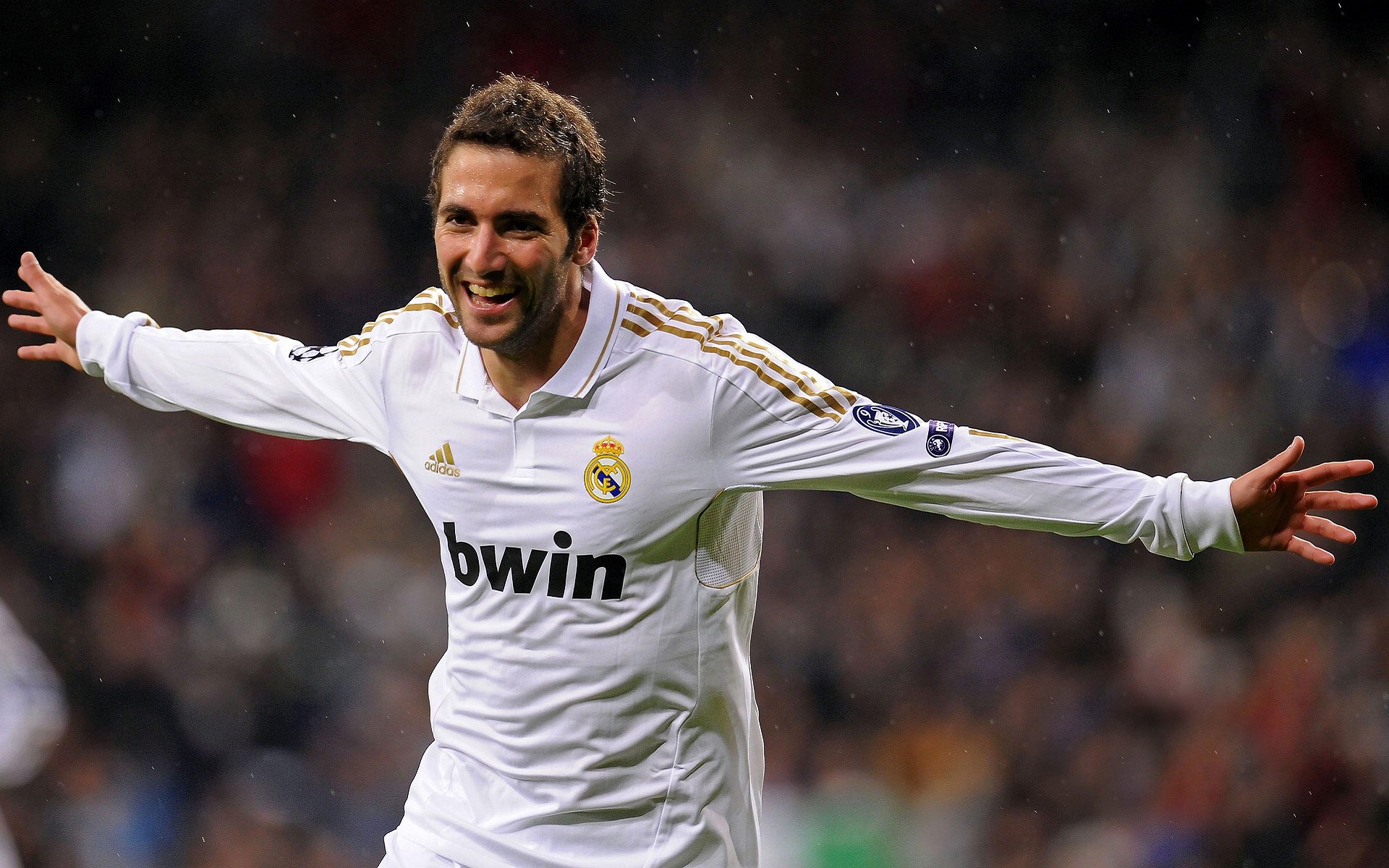 曼城前场多点开花打出进攻高潮，曼城主场the king