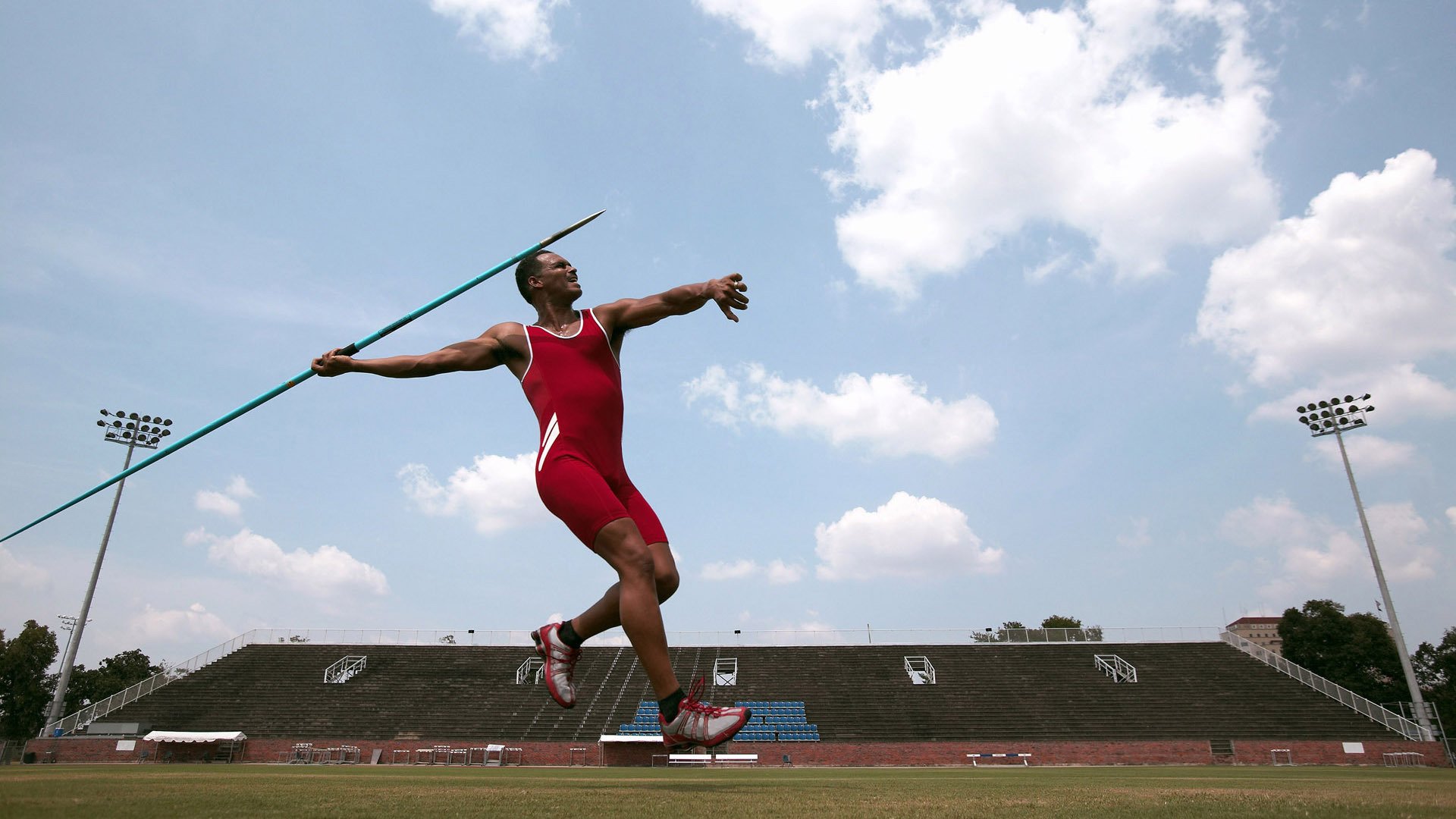 羽毛球混双项目热度提升引发关注,羽毛球混双啥意思